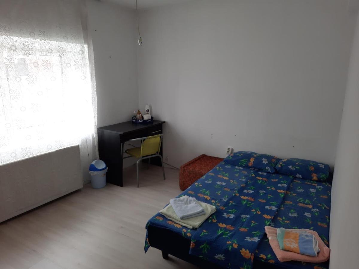 Casa Cu Curte Hotell Braşov Eksteriør bilde